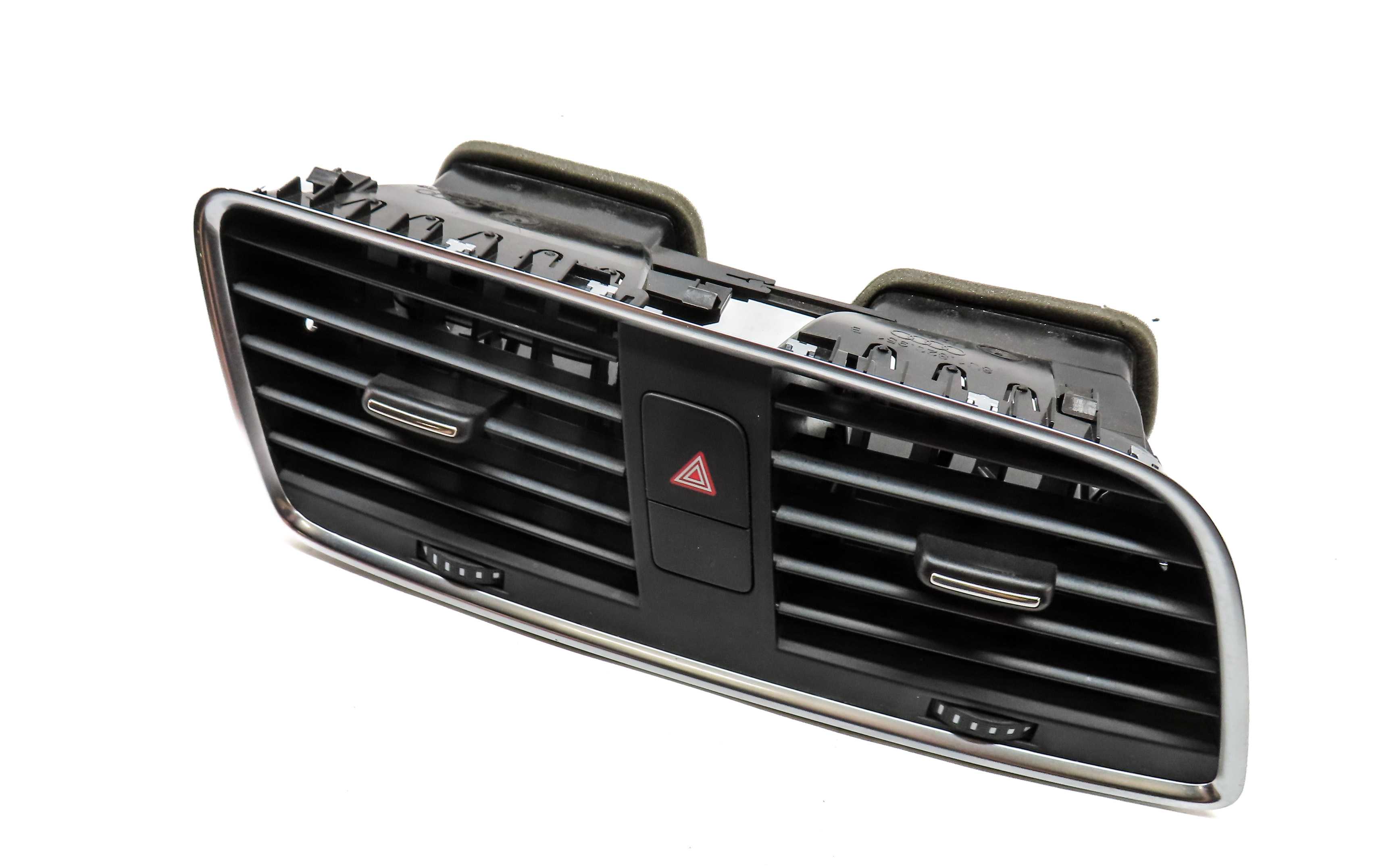 2015 AUDI Q3 (8U) FRONT CENTER DASH AC HEATER AIR VENT & HAZARD (Black & Silver) — exact item pictured